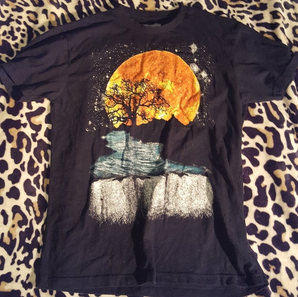 Women's tee - Picture 1 of 2
